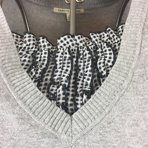 Carolyn Taylor 1 piece grey sweater top - Picture 2 of 7